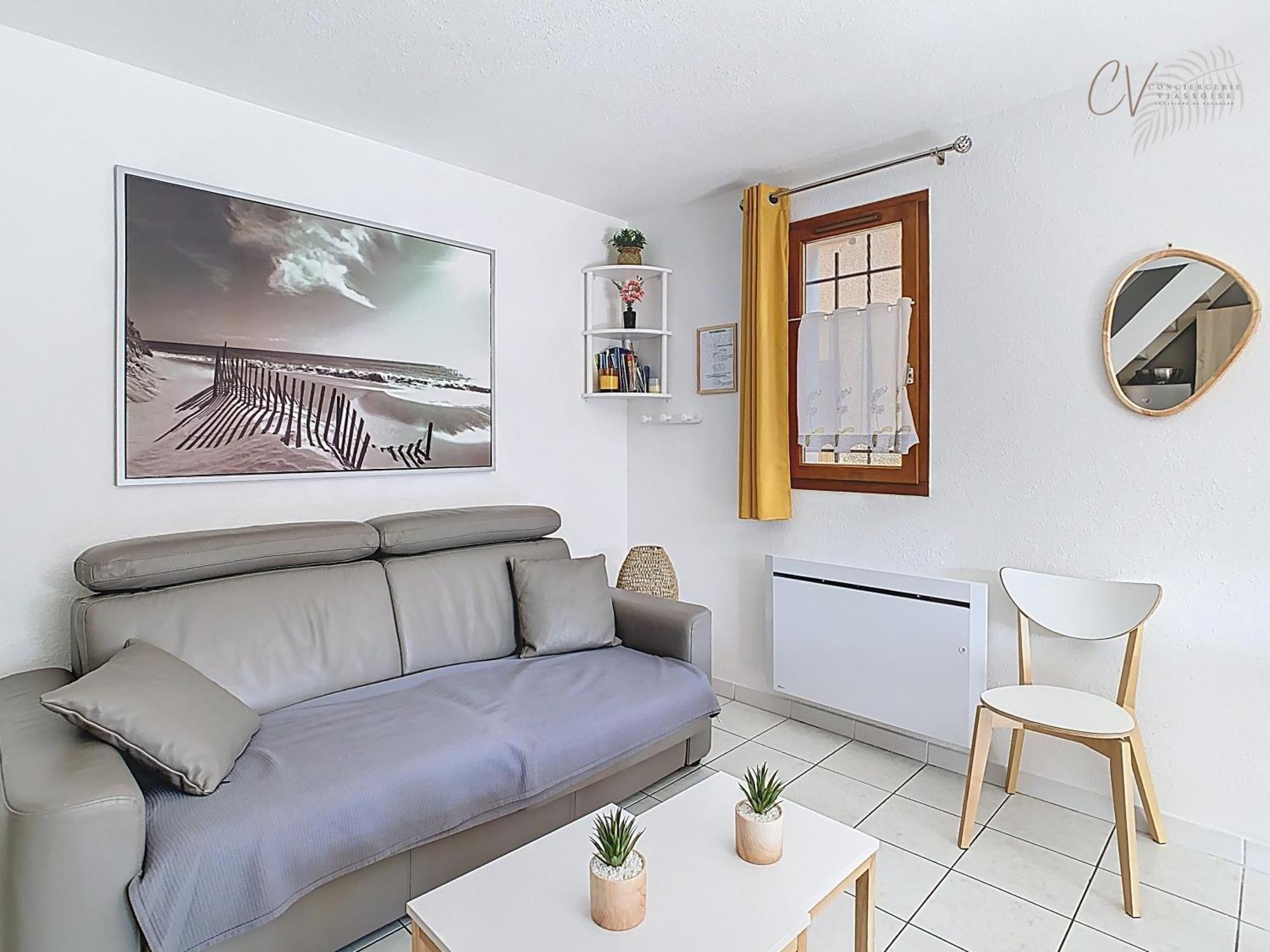 Petit Coin De Paradis Dans Residence Avec Piscine Vias Exterior photo